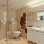 Center Luxury 2 *