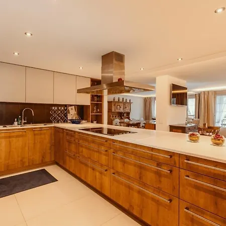 Appartement Center Luxury 2 *